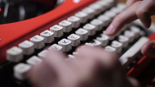 Buchstaben auf einer klassischen Schreibmaschinentastatur