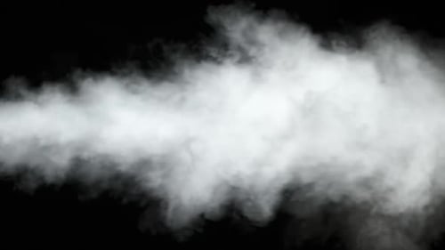 Wasserdampf. Zeitlupe 240 Fps. Dampfstrahl unter Druck auf schwarzem Hintergrund