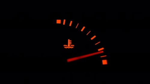 Image en couleur de l'icône d'huile d'une voiture allumée sur le tableau de bord