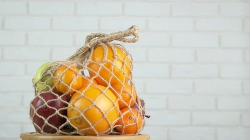 Ingredientes frescos en la bolsa
