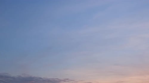 4K UHD: Zeitraffer des schönen Himmels mit Wolkenhintergrund