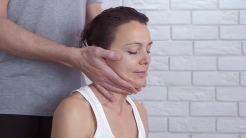 Nackenmassage.