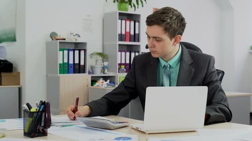 Büroangestellter