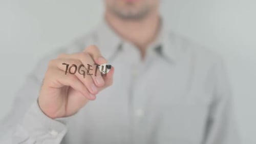 Juntos podemos lograr más escritura en pantalla transparente