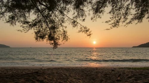 Sonnenuntergang am Meer in 4K