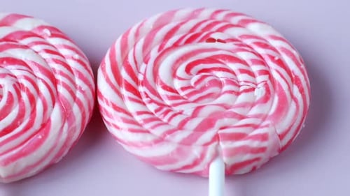 Nahaufnahme von Lollipop Candy auf dem Tisch