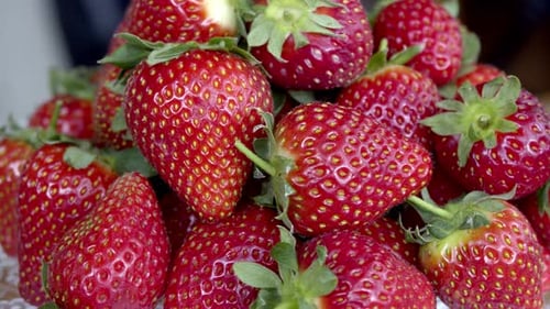 Erdbeeren, rotierend, Nahaufnahme