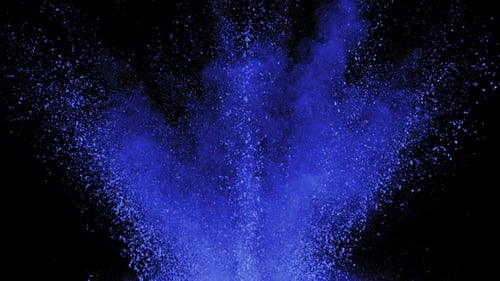 Blaues Pulver explodiert auf schwarzem Hintergrund in Superzeitlupe, aufgenommen mit Phantom Flex 4K
