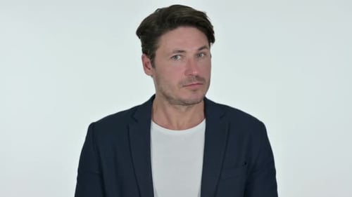 No By Head Shake Geschäftsmann mittleren Alters, weißer Hintergrund