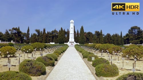 Drohnenvideo zum französischen Nationalfriedhof von Morto