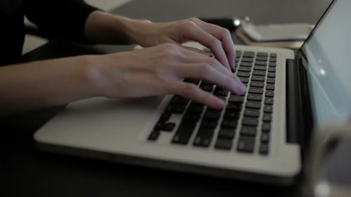 Utilisation de l'ordinateur au bureau