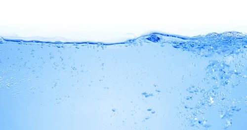 Viele Blasen im Wasser Nahaufnahme Abstrakte Wasserwelle mit Blasen in Zeitlupe