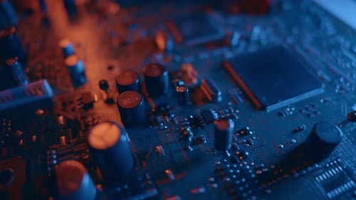 Integrierte Leiterplatte mit Prozessor in Nahaufnahme