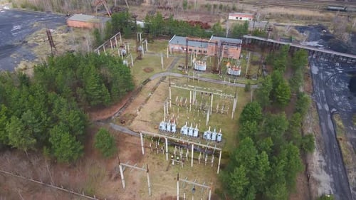 Elektrische Umspannstation mit Luftaufnahme