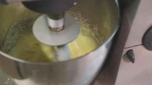 Mixer Blending Batter for Baking