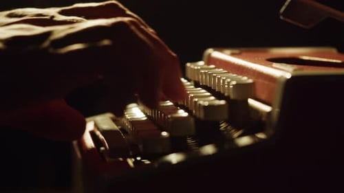 Gros plan sur la vieille machine à écrire