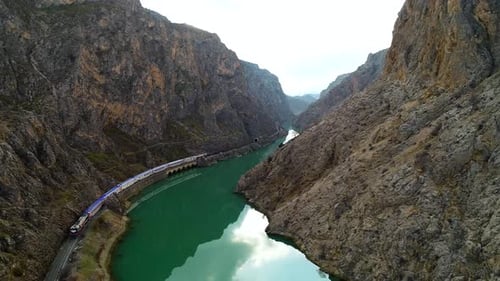 Canyon et train