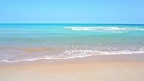Beautiful tropical beach sea ocean with blue sky and white cloud