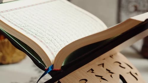 Koranbuch Nahaufnahme Das Beten der islamischen Religion