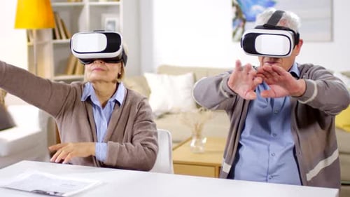 Seniors Explore Virtual Reality with VR Headsets