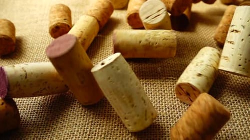 Corchos de vino que caen 20