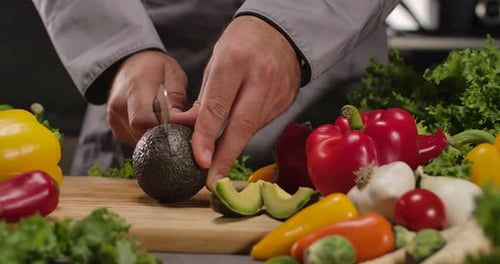 Avocado zum Kochen vorbereiten