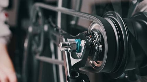 The Planetary Hub on a Belt Drive Bicycle Rotating Rear Gear Change Mechanism