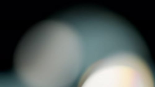 Imágenes con fugas de luz: lente que brilla, destello, bokeh, superposiciones, queman rayos de destello