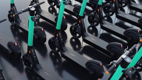 Scooters électriques bleus infinis en attente d'utilisation III