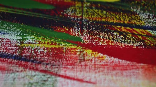 De nombreuses lignes multicolores différentes sont dessinées de manière chaotique avec un pinceau