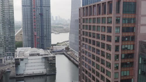 London Docklands and its Modern Corporate Buildings
