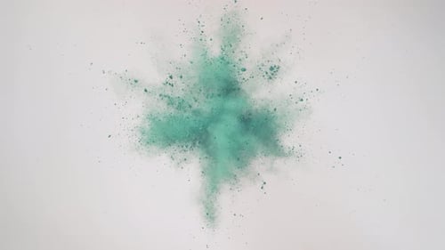 Pó colorido explodiu. 4K 30fps. Câmera lenta. Versão não editada incluída.