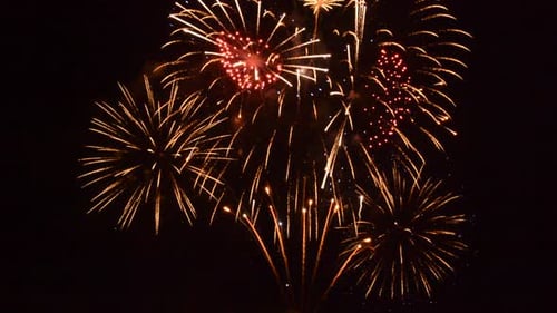 Magnifique feu d'artifice étincelant