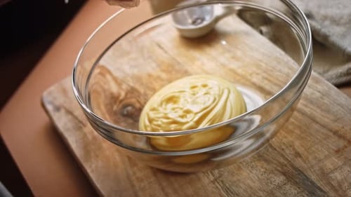 Bake the Dough for the Cake in the Form of Baking