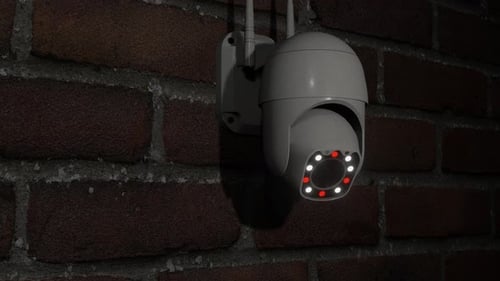 Câmera de vigilância por vídeo.