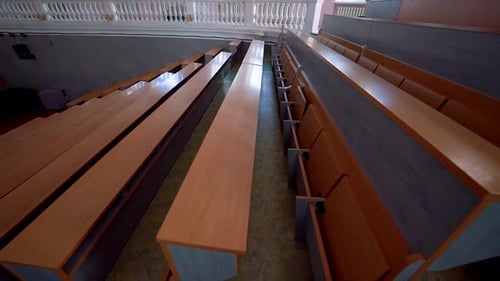 Sala de conferencias vacía en la universidad. Foto de una sala de conferencias universitaria vacía en la universidad