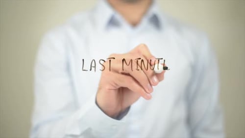Last Minute Schreiben auf transparentem Bildschirm