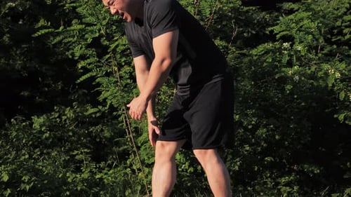 Athlete Suffers Knee Pain After Running
