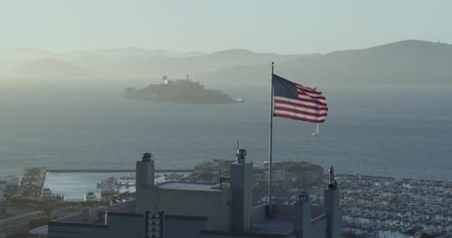 L'île d'Alcatraz vue depuis la Coit Tower sur Telegraph Hill