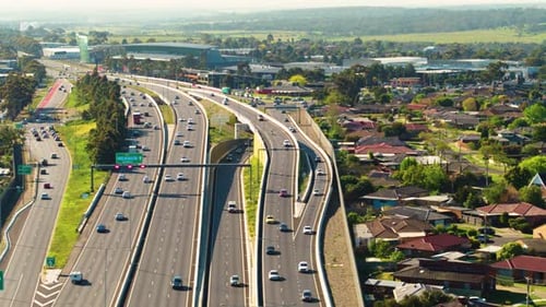Mehrere Fahrspuren auf der Autobahn
