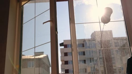 Ein Roboter, der Windows wäscht