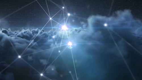 Binärcodes und Linien gegen Wolken in der Nacht 4k