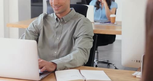 Executives using laptop 4k