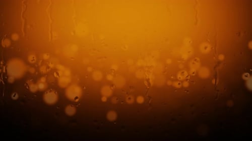 Regentropfen fallen auf Glas 01061