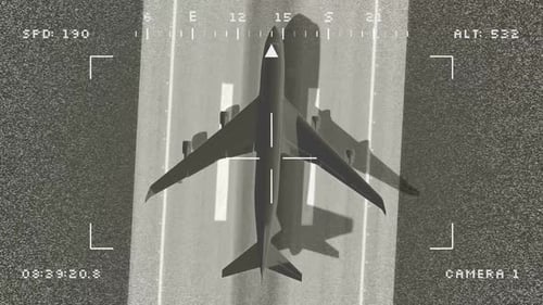 Aufnahmen von militärischen Drohne nach dem Start eines Zivilflugzeugs