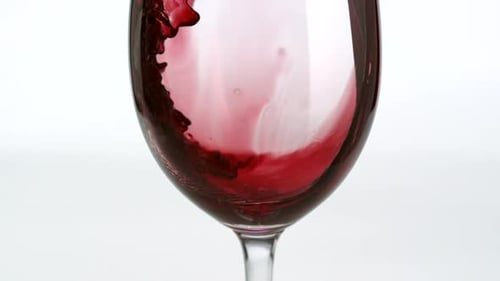 Pouring wine, Slow Motion