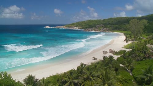 Inselweiter Sandstrand vom Hang