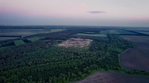 Pile d'ordures dans une décharge