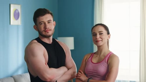 Retrato de una mujer y un hombre jóvenes y hermosos