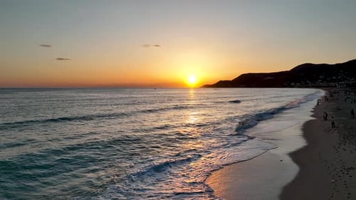 Vista aérea da praia de Cleópatra 4K Turquia Alanya